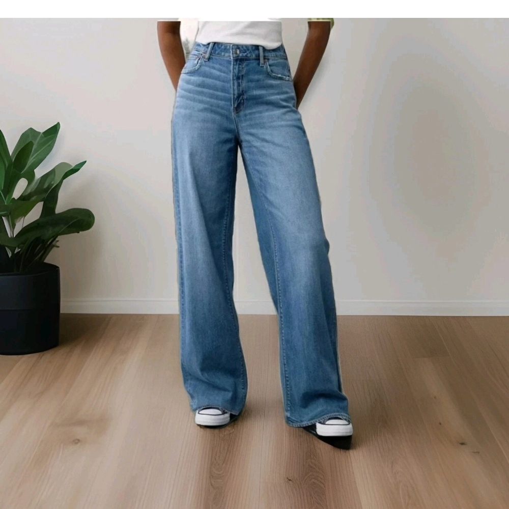 American Eagle Super High Rise Baggy Wide Leg Jeans Size 6, Stretch